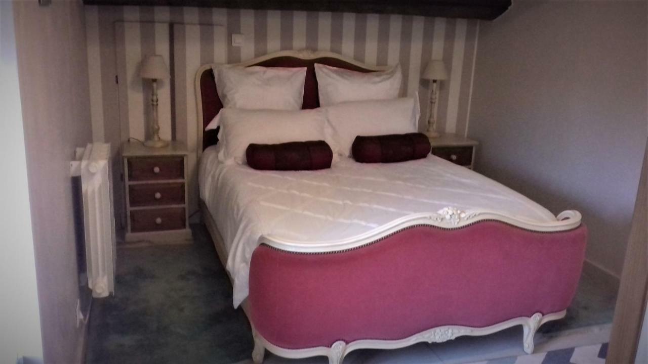 Bed and Breakfast Maison Lavande Saint-Jean-dʼAngély Exterior foto